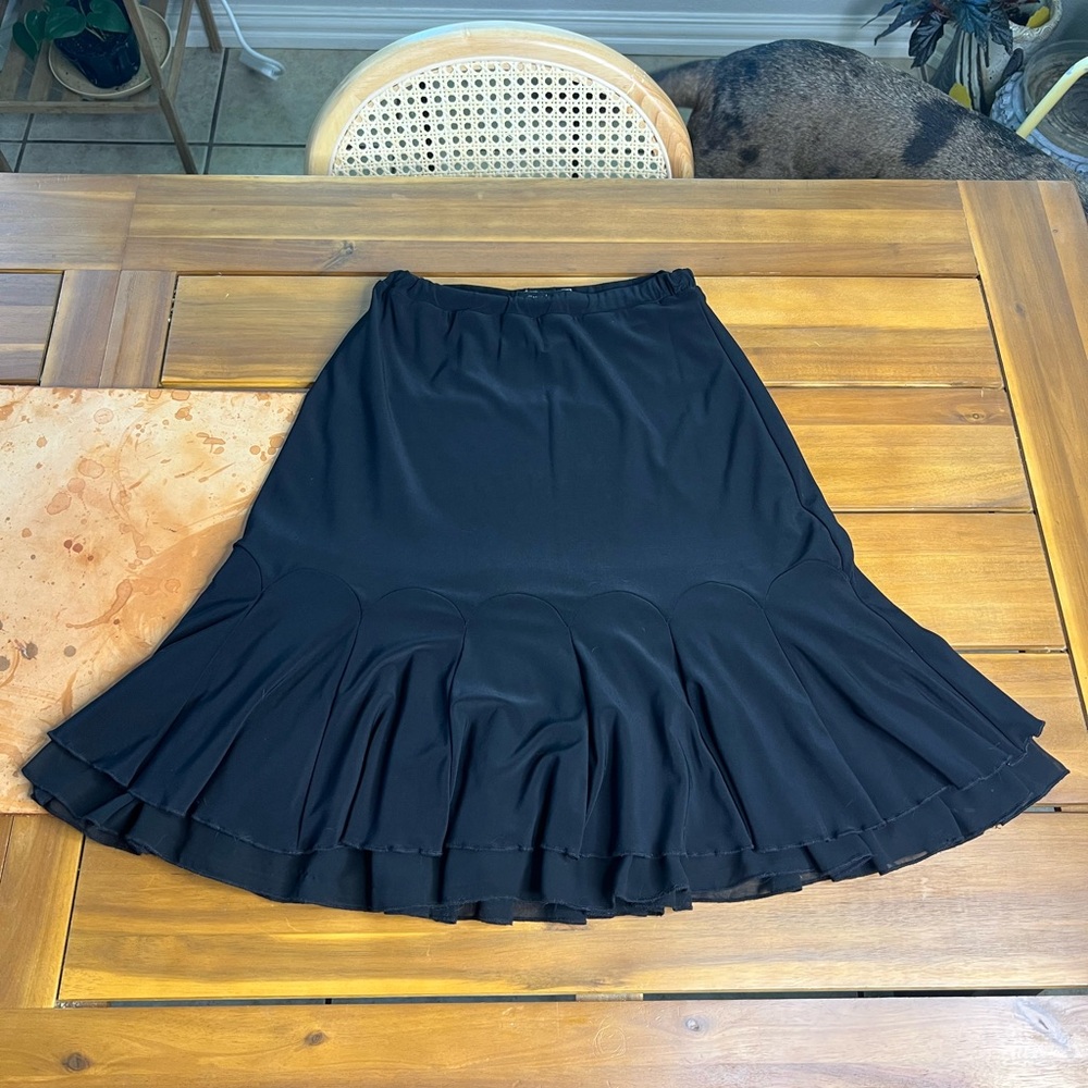 White House black market xs black skirt